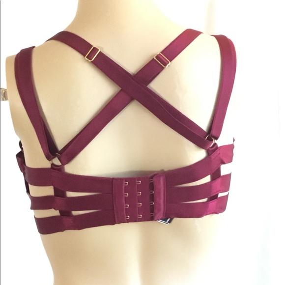 Victoria’s Secret Strappy Open Cup Demi Bra NWOT - Picture 2 of 8